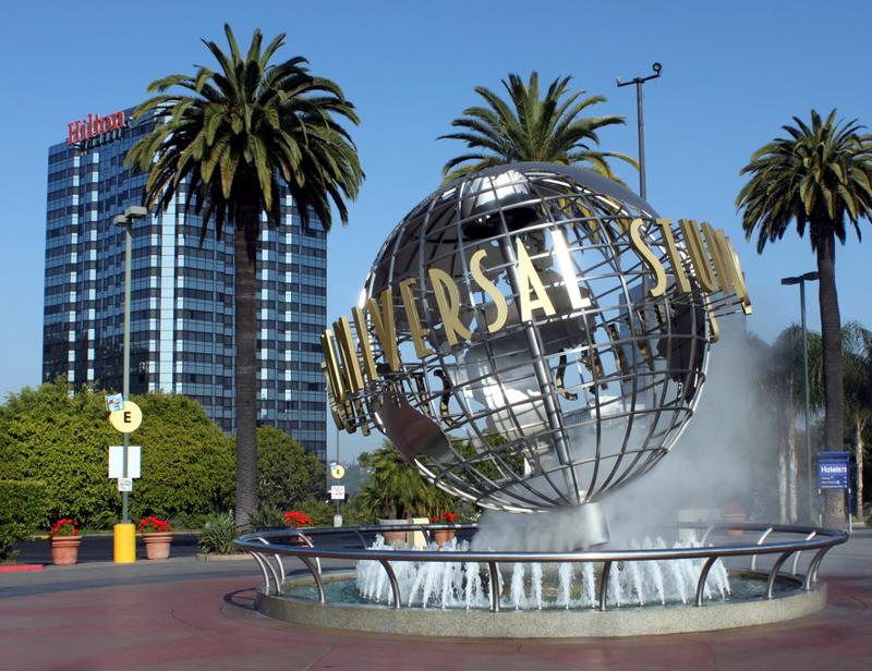 Desperata hemmafruar och krasch från kriget mellan världarna på Universal studios