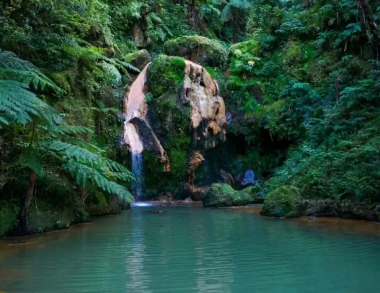 Canyoning in Ribeira dos Caldeirões