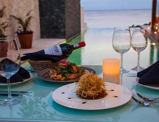 Äta på restaurang Único