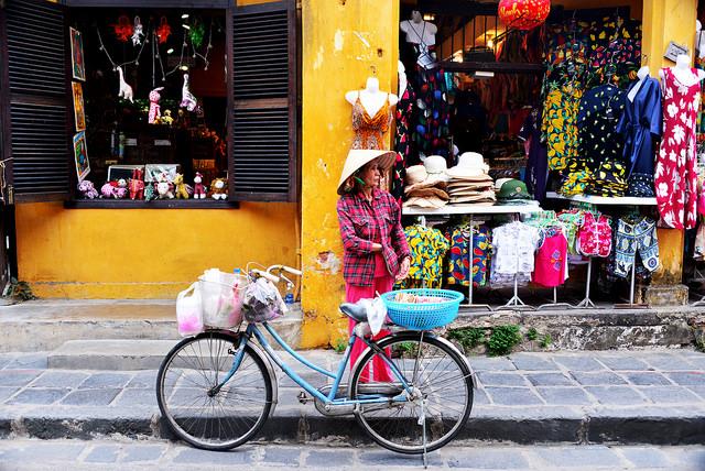 Picnic trip with bikes and lunch