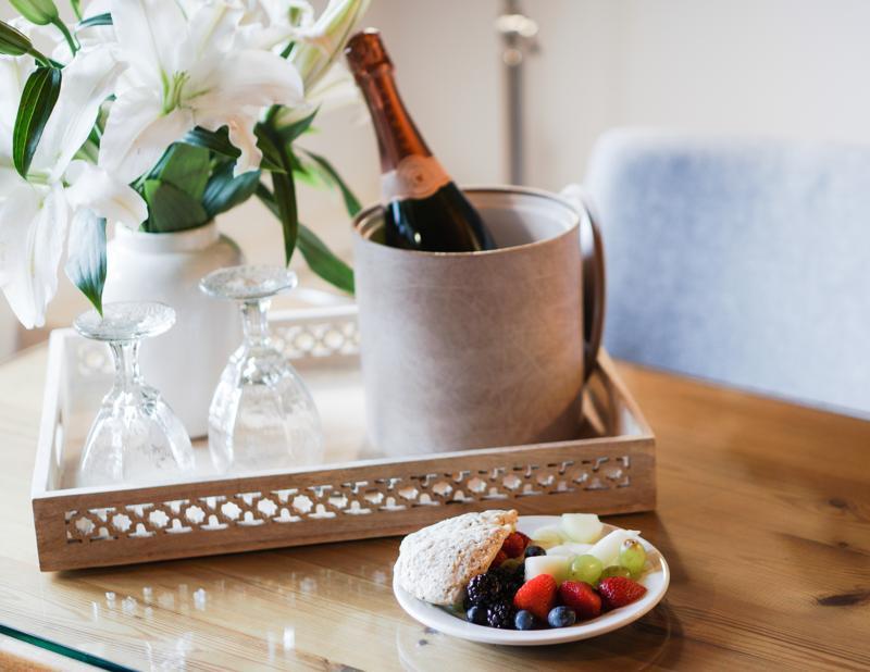 Champagne och choklad på rummet