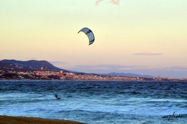 Kitesurfing