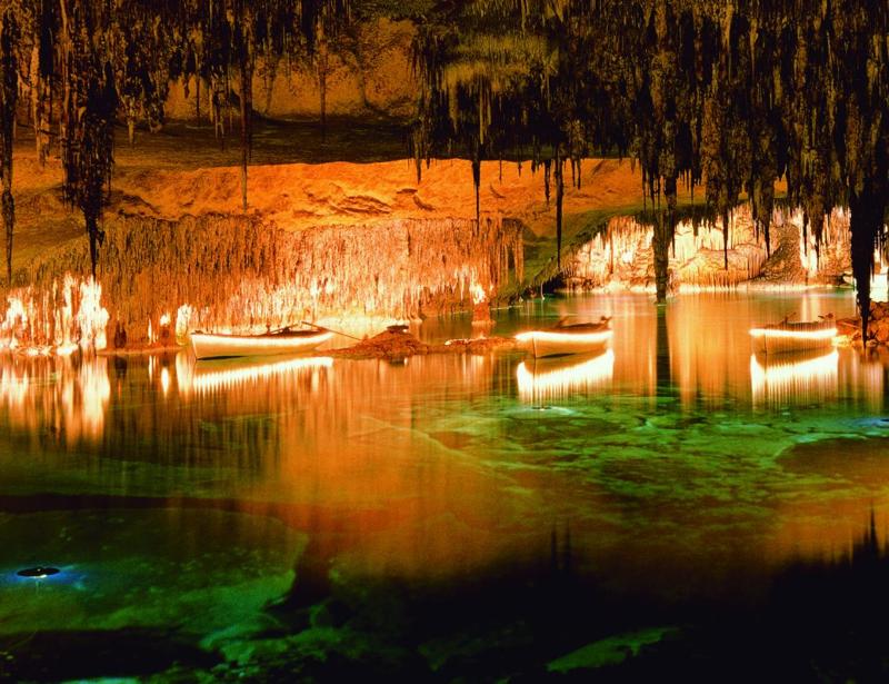 Utflykt till Drakgrottorna