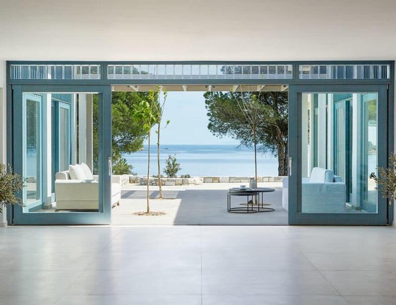 LYX OCH LATA DAGAR VID STRANDEN