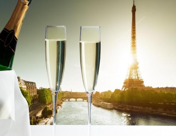 Kryssning med champagneprovning på floden Seine