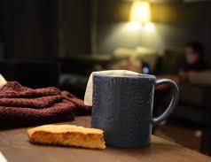 Kvällsfika hemma i soffan