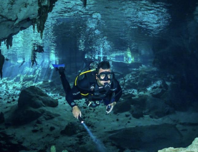 Scuba diving in Cenotes