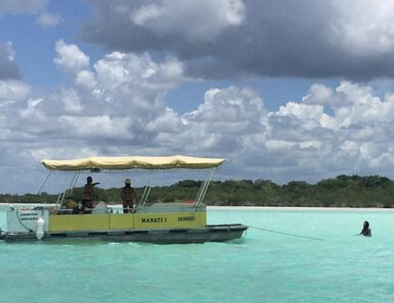 Bacalar Lagoon boat tour
