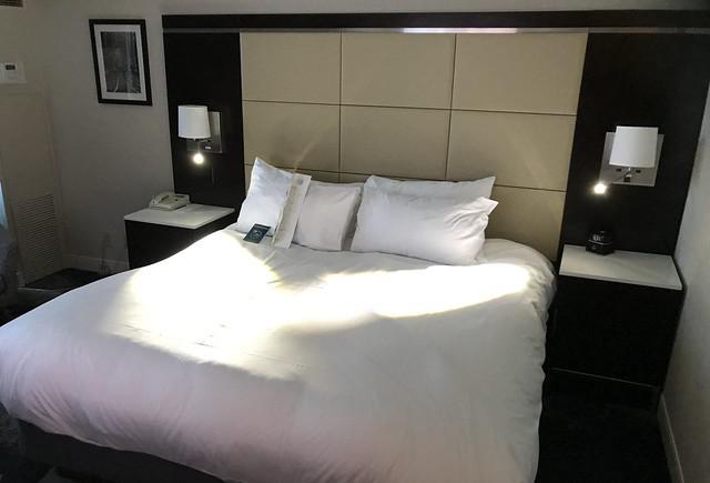 Övernattning på hotell före avresan