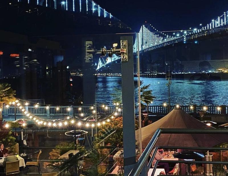 Restaurang vid havet