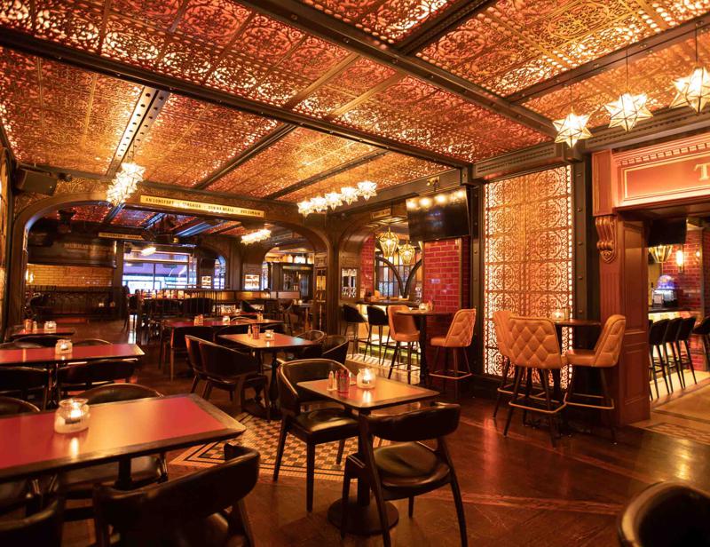 Middag på legendariska Murrays bar