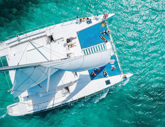 Champagnefrukost- & lunch cruise med snorkling