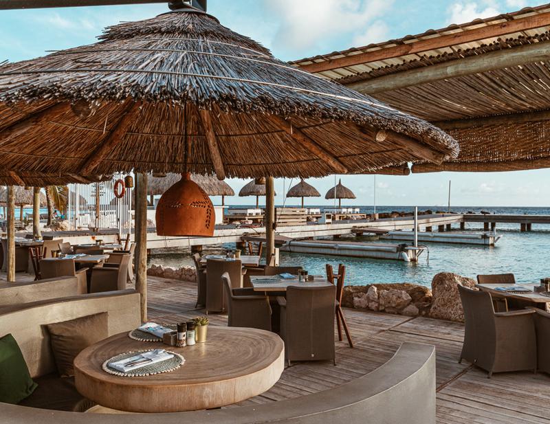 Lunch & champagne på Mood Beach Club!